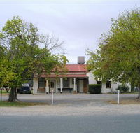 Round Hill Hotel - Yamba Accommodation