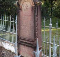 Pioneer Graves - Yamba Accommodation