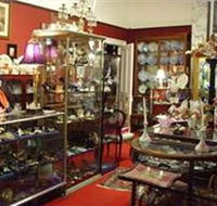 Nerilee Antiques - Yamba Accommodation