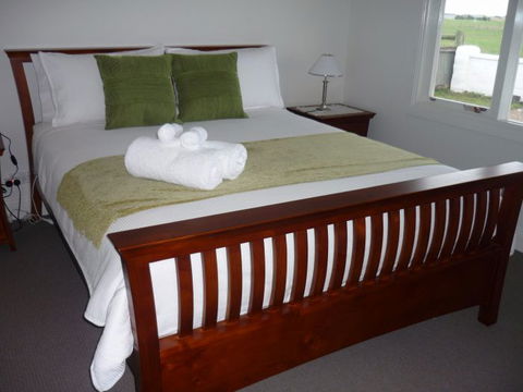 Calgary Accommodation & Killara Accommodation - Yamba Accommodation 0
