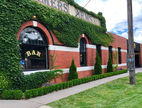 Farmers Arms Hotel & Art Suites Daylesford - Yamba Accommodation 0