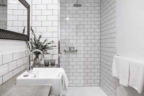 Farmers Arms Hotel & Art Suites Daylesford - Yamba Accommodation 7