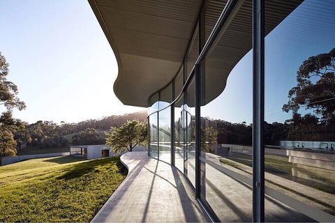 CHEVY CONVERTIBLE Package For 2 People- Wine Lunch Cheese & Chocolate From Melb. - Yamba Accommodation 5