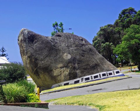 Dog Rock - Yamba Accommodation 0