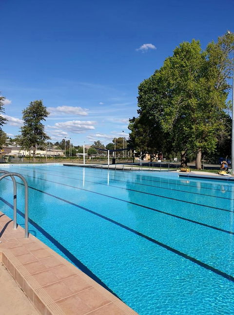 Gundagai Memorial Swimming Pool - Yamba Accommodation 1