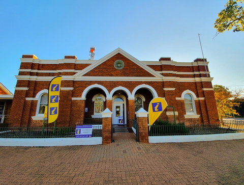 Cobar Visitor Information Centre - Yamba Accommodation 0