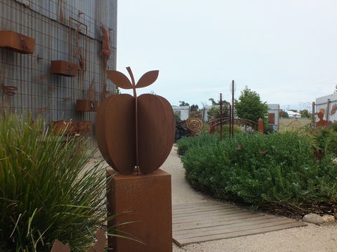 Overwrought Sculpture Garden And Gallery - Yamba Accommodation 1