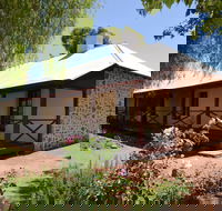 Morby Cottage - Yamba Accommodation