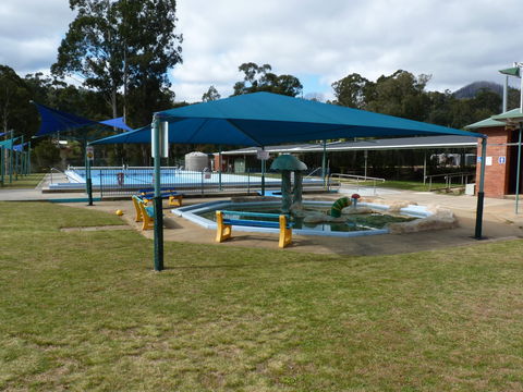 Marysville Outdoor Swimming Pool - Yamba Accommodation 2