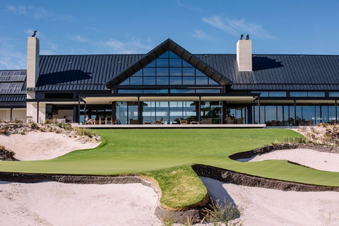 Peninsula Kingswood Country Golf Club - Yamba Accommodation 0