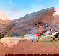Explore Uluru 7 Hours Guide Tour at Sunrise with Light Breakfast - Yamba Accommodation