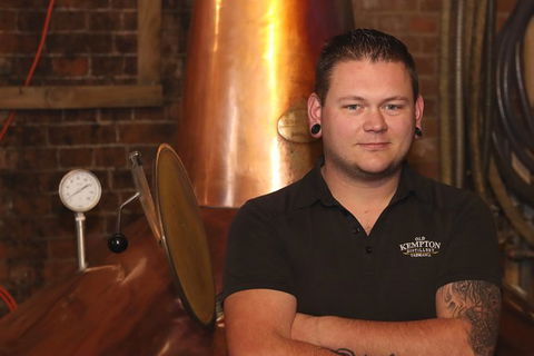 Distillery Tour And Guided Tasting - Yamba Accommodation 4