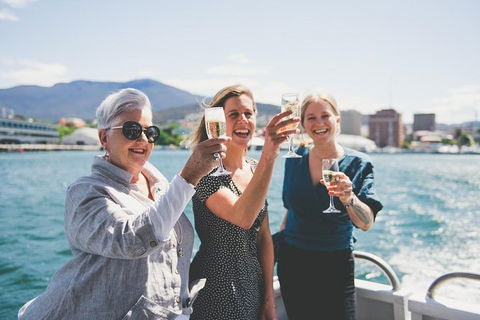 Deep-to-Dish: Tasmanian Seafood Experience - Morning Tour - Yamba Accommodation 3