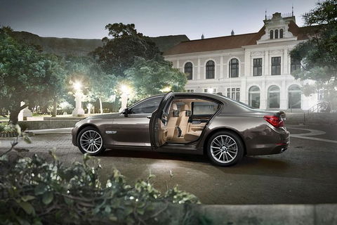 BMW Car Melbourne Airport To CBD - Yamba Accommodation 3