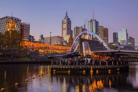 Departure Private Transfers: Melbourne To Melbourne Airport MEL In Business Car - Yamba Accommodation 6