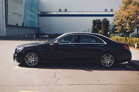 Departure Private Transfers: Melbourne To Melbourne Airport MEL In Business Car - Yamba Accommodation 0