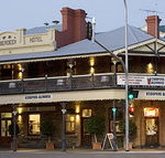 Coopers Alehouse at the Earl - Yamba Accommodation
