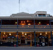 PJ O'Brien's Irish Pub - Yamba Accommodation