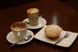 Hydra Cafe - Yamba Accommodation 3
