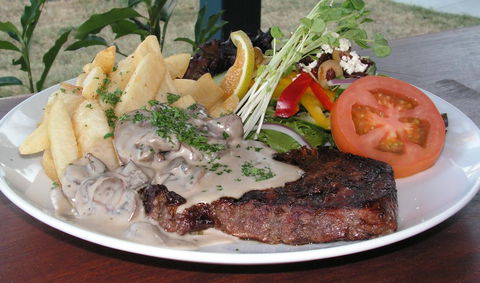 Fairways Tavern - Yamba Accommodation 1
