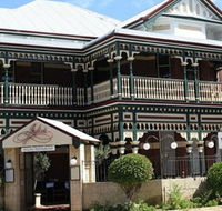 Julios - Yamba Accommodation