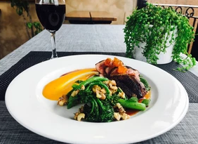 Shenanigans At The Imperial - Yamba Accommodation 5