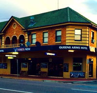 Queens Arms Hotel - Yamba Accommodation