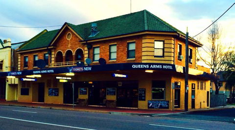 Queens Arms Hotel - Yamba Accommodation 0