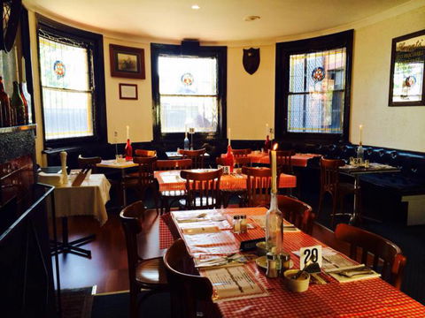 Queens Arms Hotel - Yamba Accommodation 2