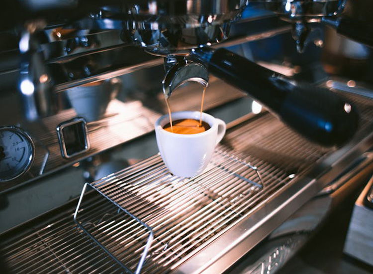 Cozy Cafés and Casual Dining