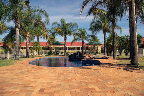 Pines Country Club Motor Inn - Yamba Accommodation 2