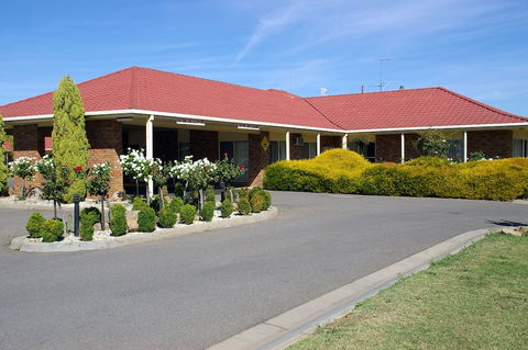 Pines Country Club Motor Inn - Yamba Accommodation 3