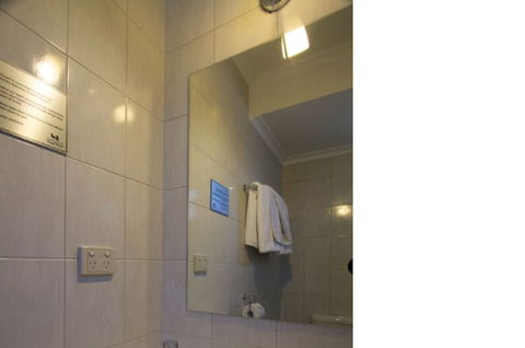 Adelaide Royal Coach - Yamba Accommodation 4
