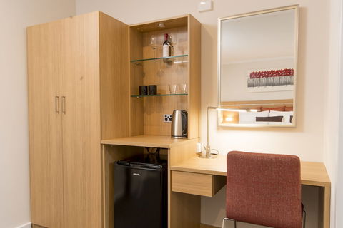 Adelaide Royal Coach - Yamba Accommodation 2