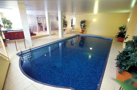 Adelaide Royal Coach - Yamba Accommodation 1