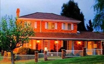 Kinross Inn - Yamba Accommodation 2