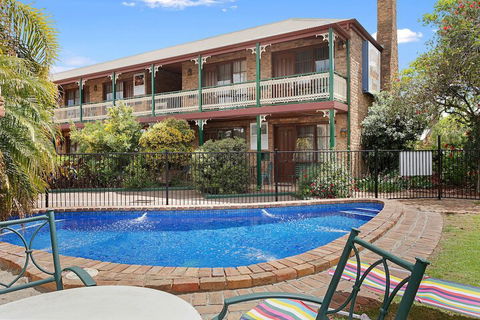 The Settlement Historic Hotel - Yamba Accommodation 4