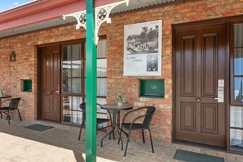 The Settlement Historic Hotel - Yamba Accommodation 2