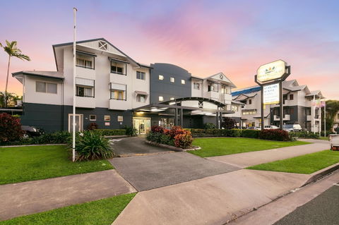 Cairns Queens Court - Yamba Accommodation 2