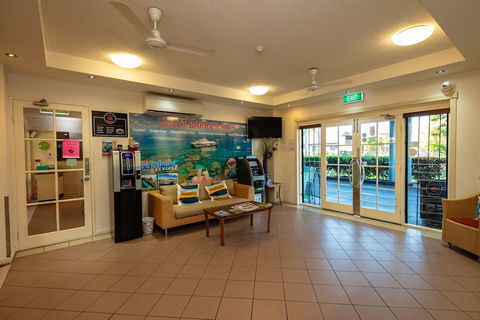 Cairns Queens Court - Yamba Accommodation 0