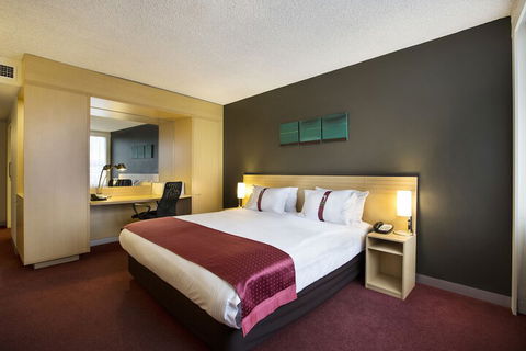 Holiday Inn Melbourne Airport, An IHG Hotel - Yamba Accommodation 4