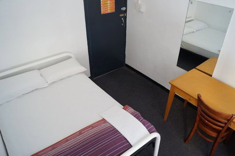 Maze Backpackers - Yamba Accommodation 6