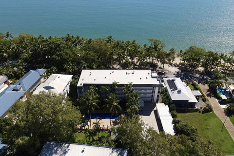 Agincourt Beachfront Apartments - Yamba Accommodation 3