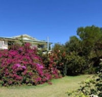 Le Grand Chateau - Yamba Accommodation