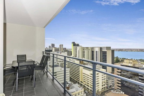 Astra Apartments Perth Zenith - Yamba Accommodation 5