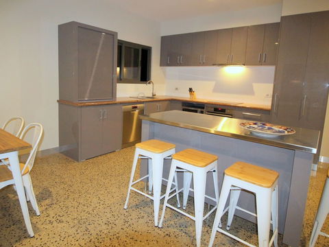 3 Bells Alpine Cottage - Yamba Accommodation 5