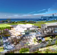Beach Box - Yamba Accommodation