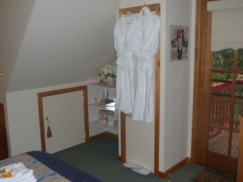 Mountain Lodge - Yamba Accommodation 4