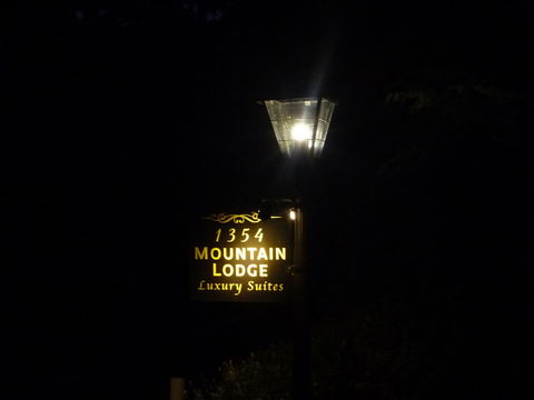 Mountain Lodge - Yamba Accommodation 1