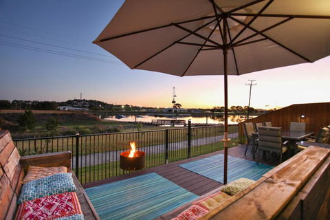 Lakeside Deck House - Yamba Accommodation 1